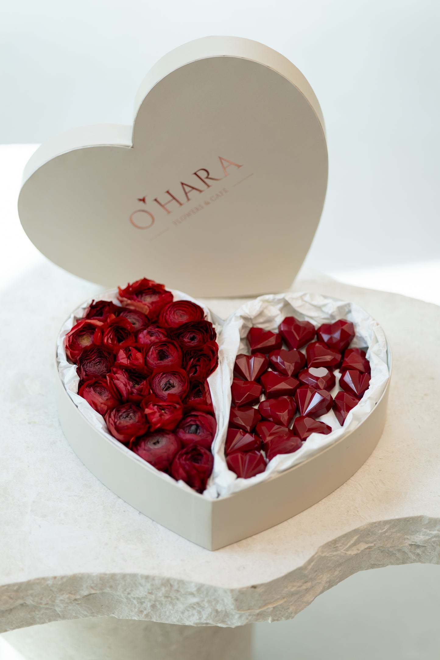 Heart-Shaped Bonbon Box – Handmade Chocolate & Floral Gift